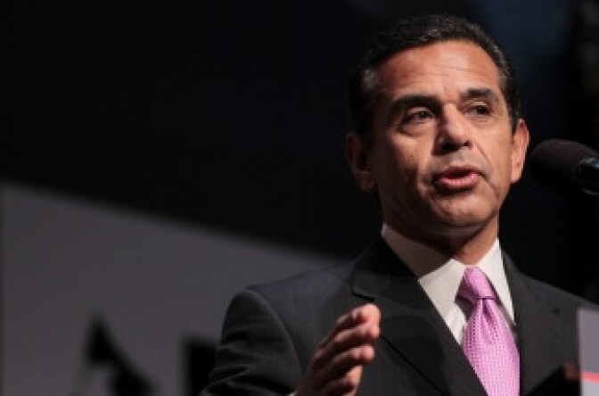 Los Angeles Mayor Antonio Villaraigosa speaks at the launch of the unaffiliated political organization known as No Labels December 13, 2010, at Columbia University in New York City. Villaraigosa delivers his annual State of the City speech today.