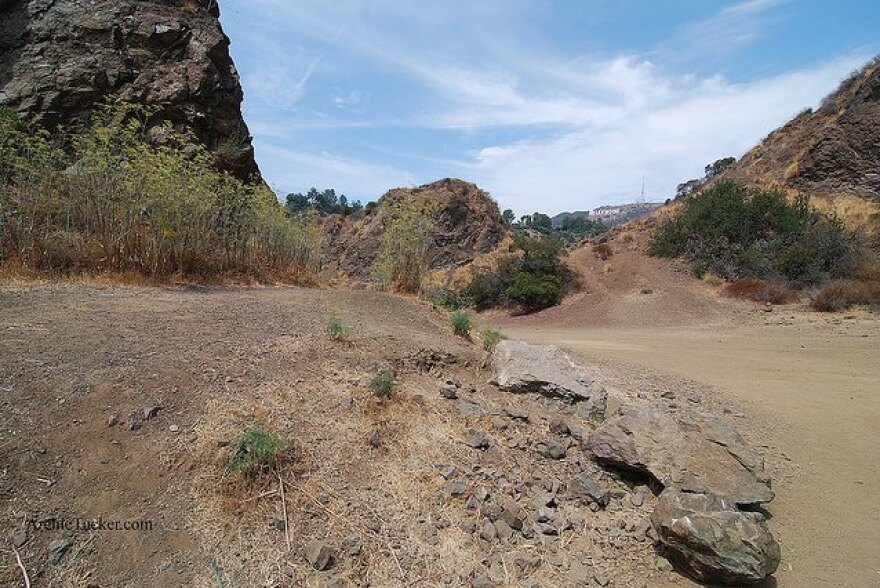 bronson-canyon-area-sign.jpg