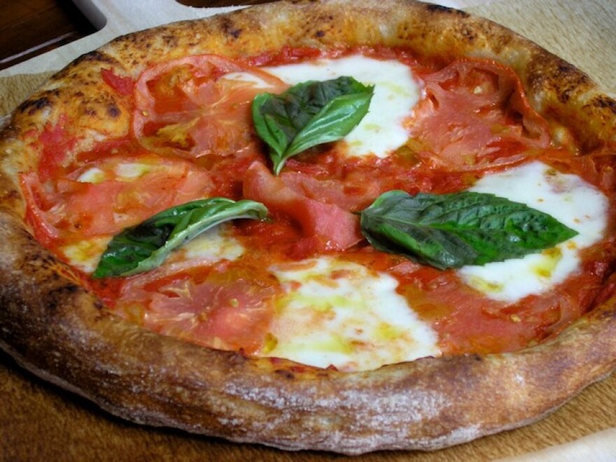 stella-rossa-pizza.jpg