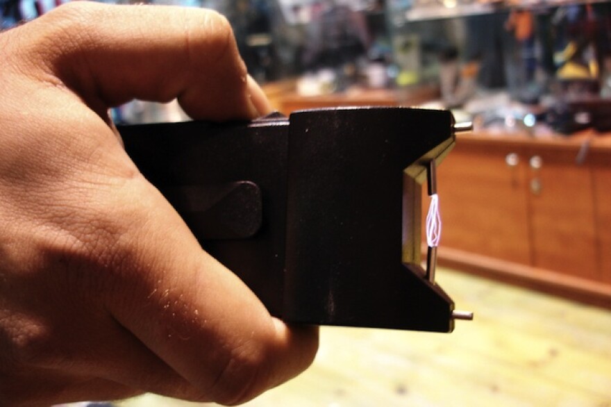 stun-gun.jpg