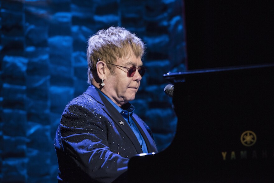 elton-john-Andrew-Renneisen.jpg