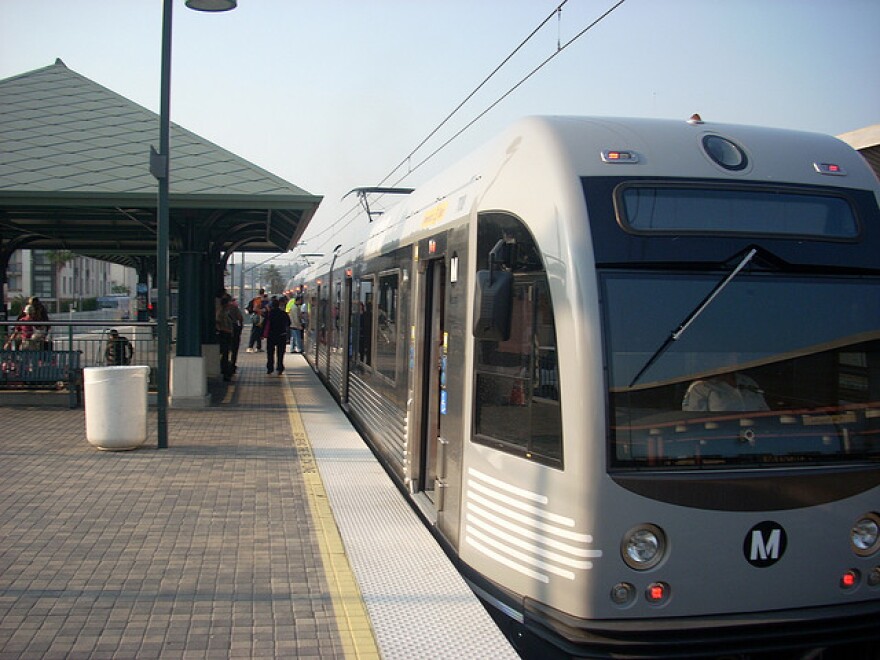 gold-line.jpg