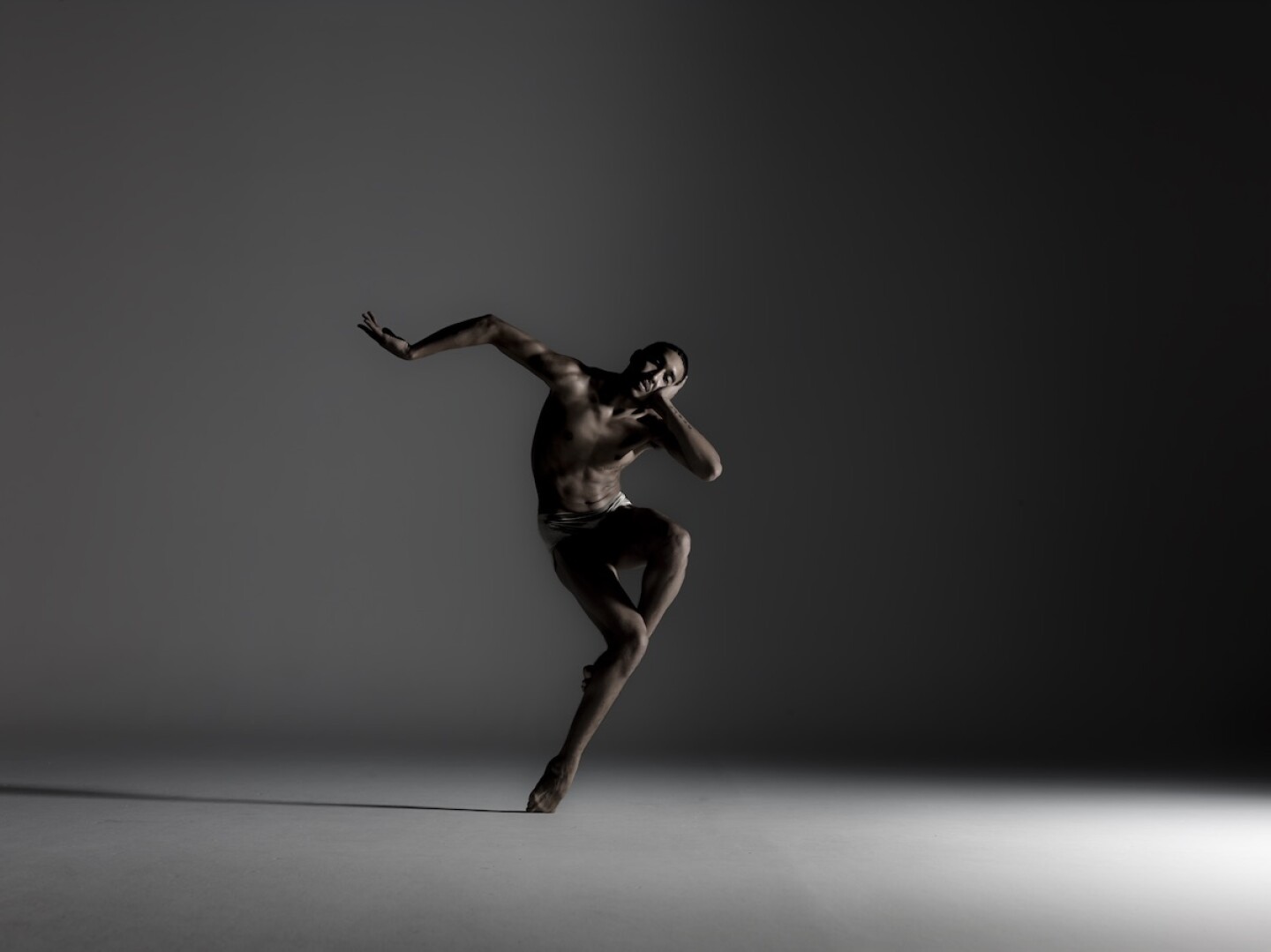 Shuaib Elhassan _ Alonzo King LINES Ballet _ © RJ Muna.jpg