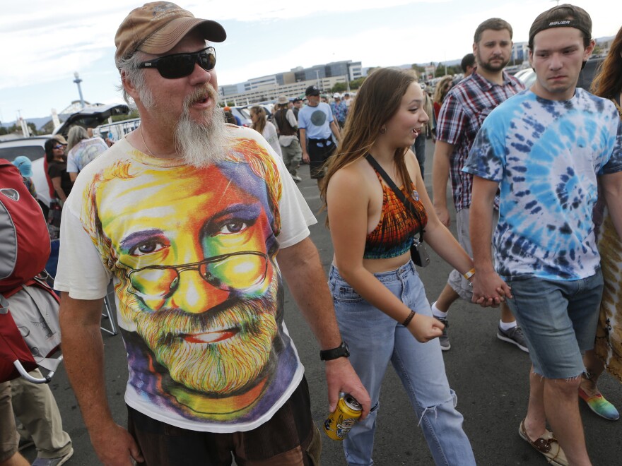 Marc Pierce, 51, of Baker City, Ore., wears a Jerry Garcia T-shirt as he heads to the Grateful Dead concert at Levi's Stadium in Santa Clara, Calif.
