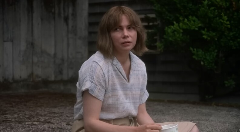 a scene from the film showing up starrring  Michelle Williams, Hong Chau, and John Magaro