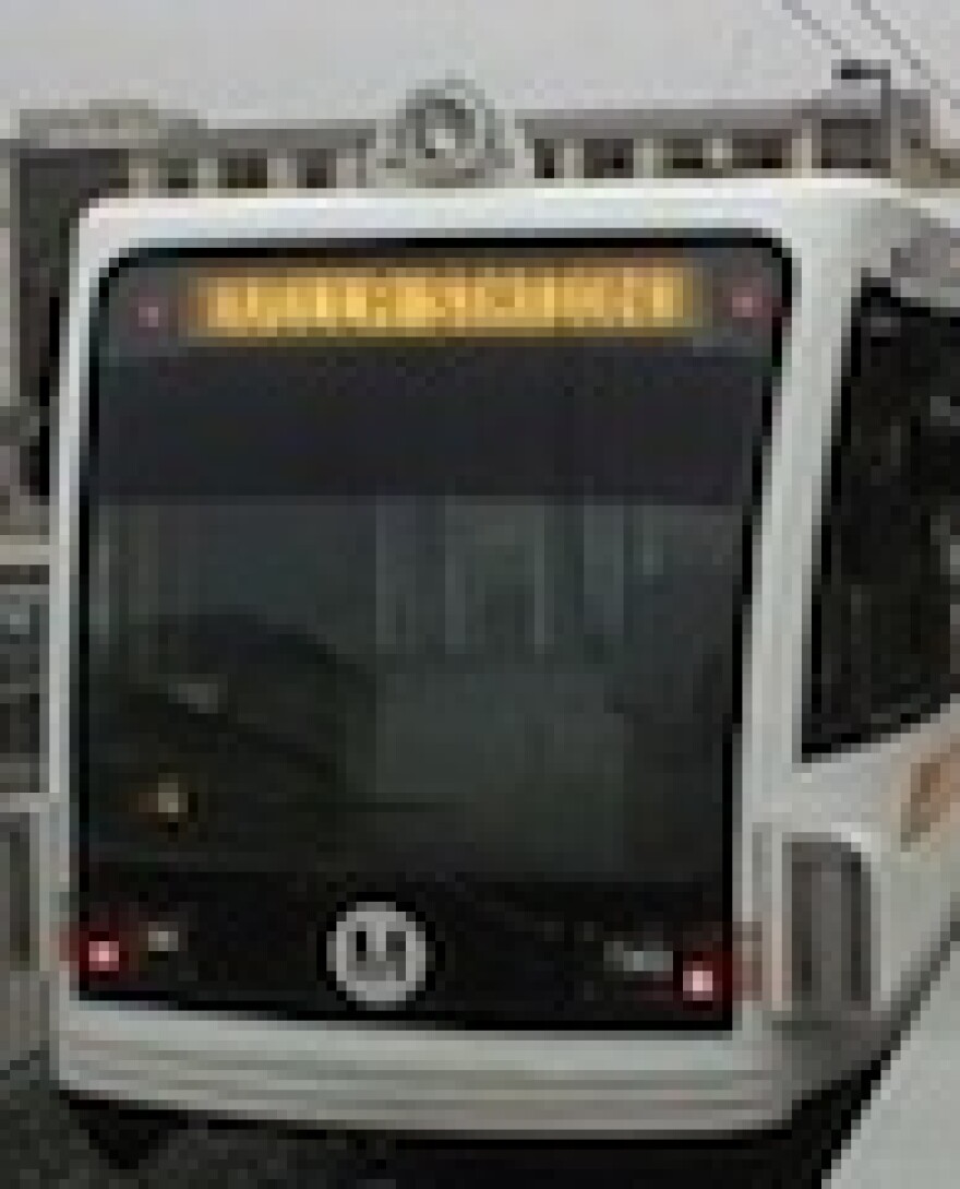 GoldLineTrain-thumb.jpg