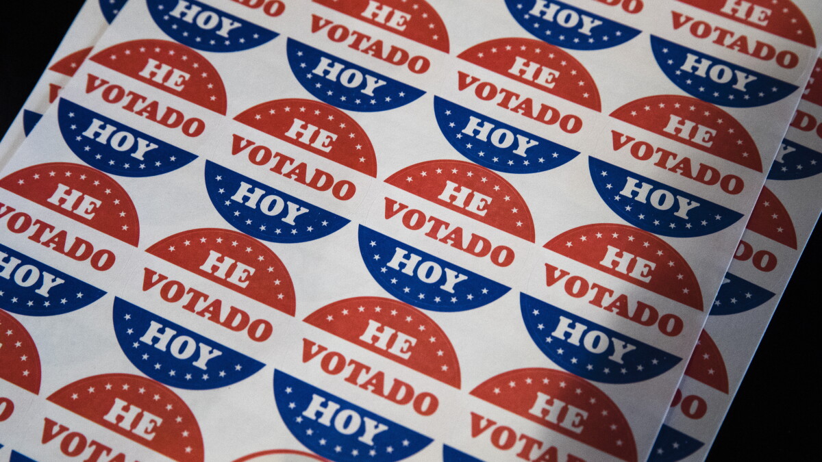 Dems court Latino vote