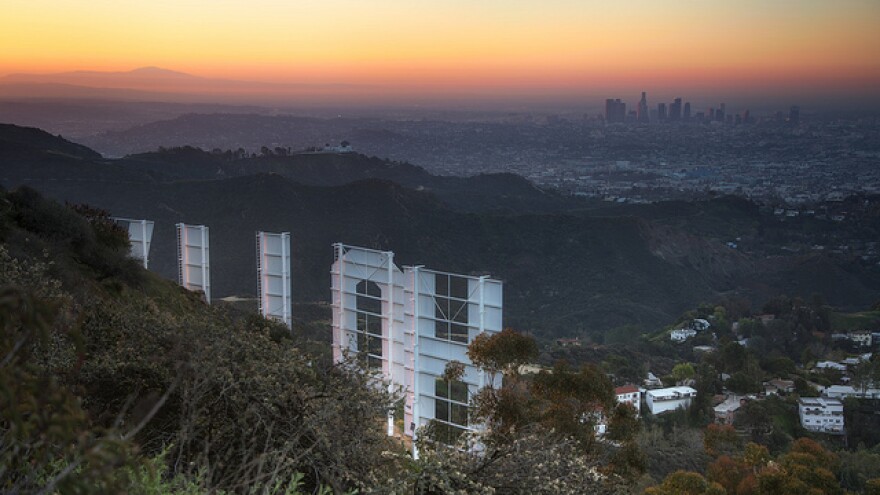 Hollywood_sign.jpg