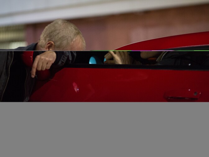 Director / Writer Dan Gilroy and Jake Gyllenhaal on the set of "Nightcrawler," opening October 31, 2014.
