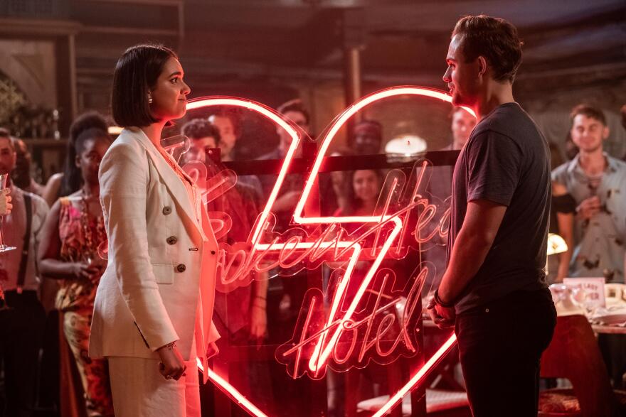 Dacre Montgomery (right) and Geraldine Viswanathan in "The Broken Hearts Gallery."