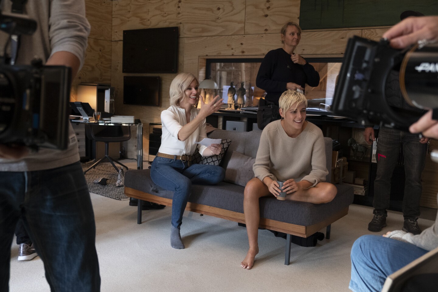 Elizabeth Banks, center, with Kristen Stewart on the set of "Charlie's Angels."