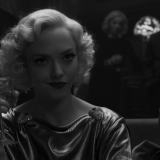 MANK (2020)
Amanda Seyfried as Marion Davies. 
Cr: NETFLIX