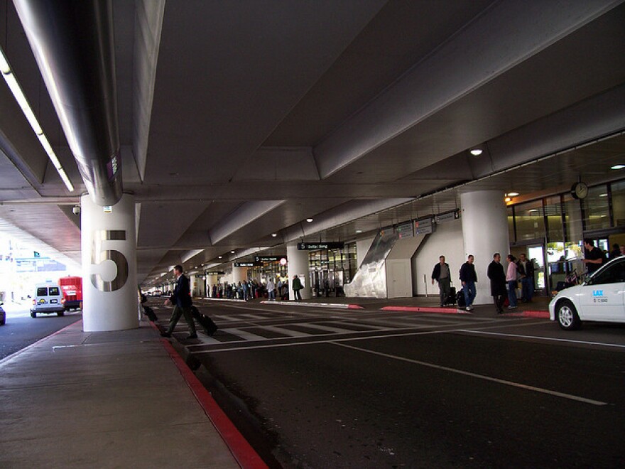 lax-arrivals.jpg