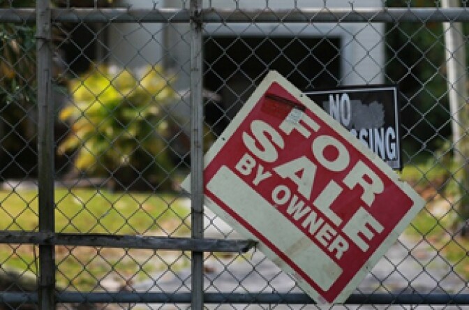 California is receiving receive a larger share of a previously announced settlement with the nation's major mortgage lenders, allowing it to help more troubled homeowners, according to a report released Thursday.The state is expected to get at least $20.6 billion, which is more than any other state and roughly $2 billion more than projected when the settlement with the five largest banks was announced a year ago.
