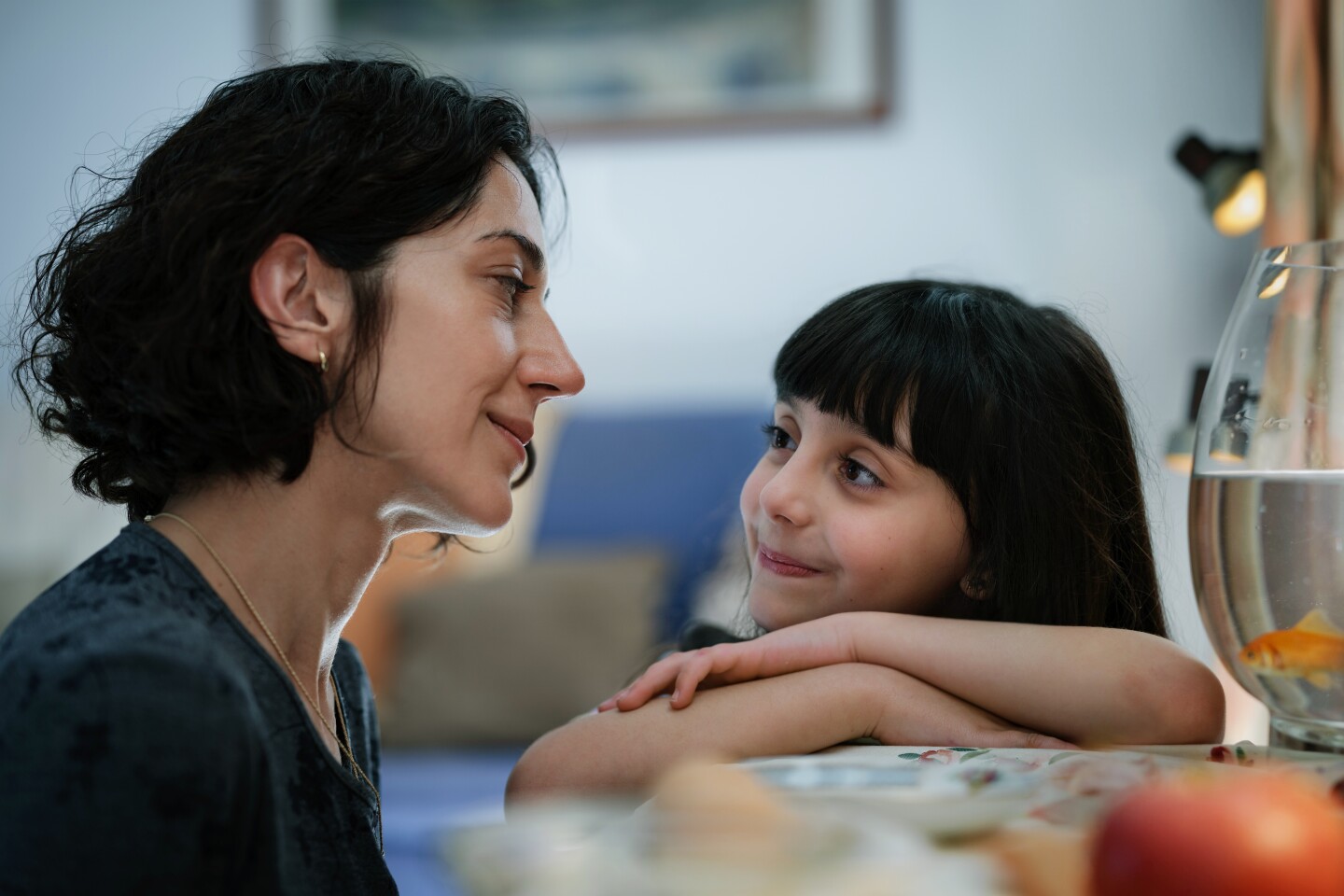  Zar Amir Ebrahimi as Shayda and and Selina Zahednia as Mona in SHAYDA