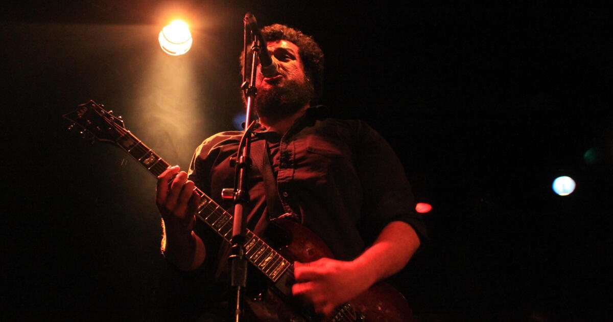 Por Ley Rocker A Boyle Heights punk rocker takes on the freeways of LA | LAist