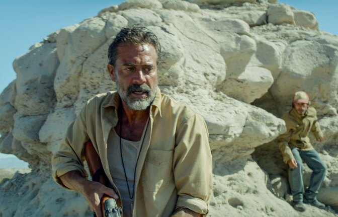 Jeffrey Dean Morgan and Gael Garcia Bernal in a scene from the film "Desierto".