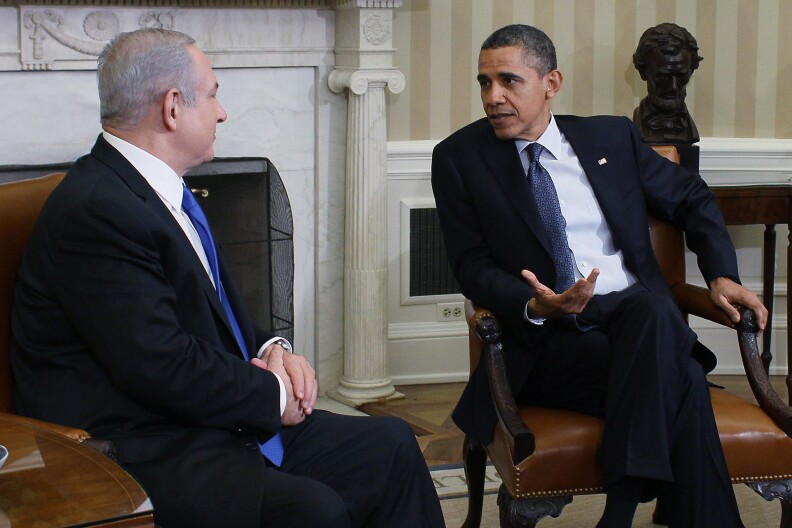 WASHINGTON, DC - MARCH 05:  U.S. President Barack Obama (R) meets with Prime Minister Benjamin Netanyahu in the Oval Office at the White House on March 5, 2012 in Washington, DC. The two leaders discussed peace in the middle east, and Israel's growing concerns with Iran producing Nuclear weapons. (Photo by Mark Wilson/Getty Images)