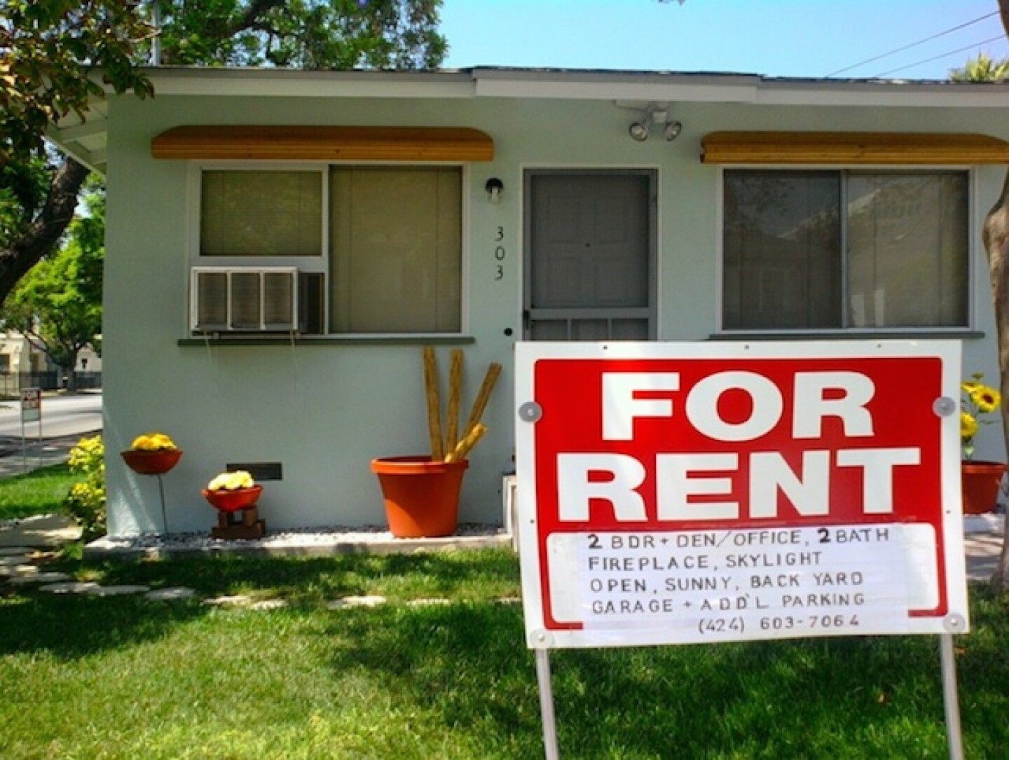 for_rent_sign.jpg