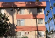An apartment building in Hollywood with a vacancy. (Matt Tinoco)