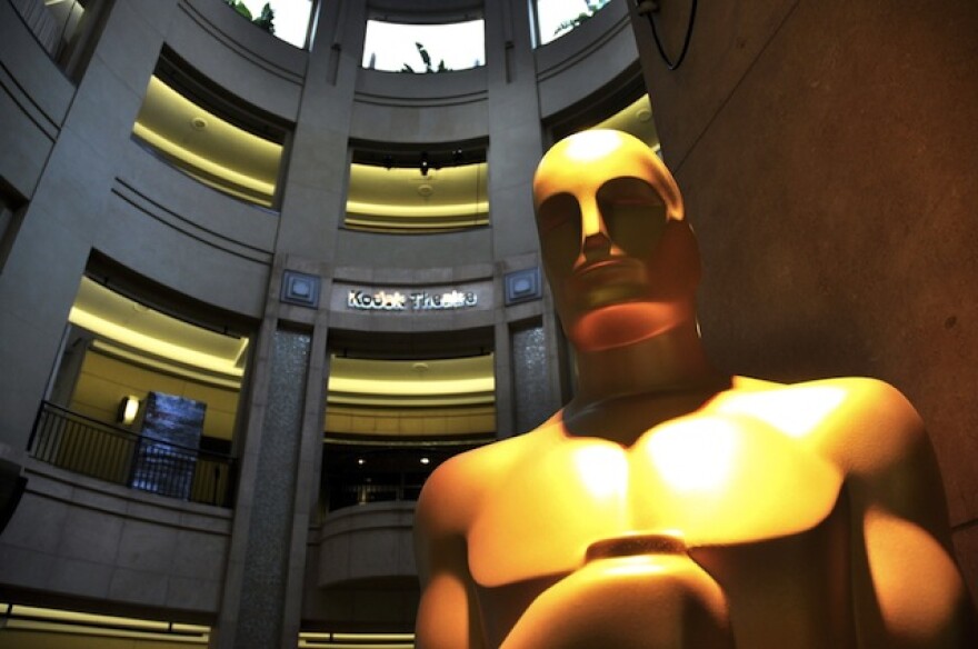 Oscars-statue-shutterstock.jpg