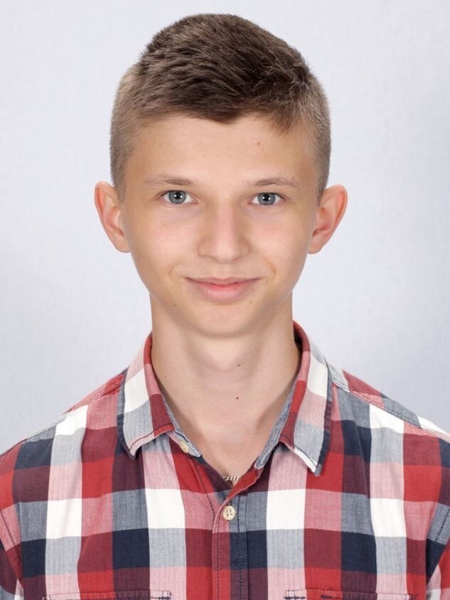 Serhii Kolomiichuk is from Dnipro, Ukraine. He is working with Omelyanov on a cockroach-related project.