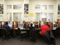 The Labor Department said Wednesday that the number of Americans seeking unemployment benefits fell 5,000 last week to a seasonally adjusted 343,000, a sign that layoffs remain low and companies are adding a modest number of jobs.
	
 
