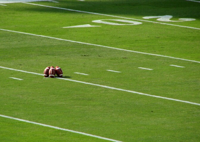 Q:  Can a team score 100 points in a football game...and lose??
A:  Yes, and it happened this weekend here in Texas with six-man high school football...the result:
Throckmorton 102,  May 100....in 5 overtimes
now that was a game i wish i had been to...  ;-)

<i>DKR Texas Memorial Stadium...Austin, TX...September 20, 2008</i>
  