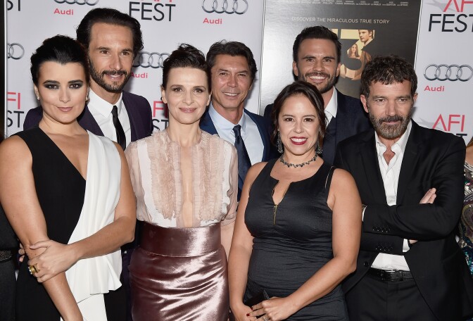 (L-R) Actors Cote de Pablo, Rodrigo Santoro, Juliette Binoche, Lou Diamond Phillips, director Patricia Riggen and actors Juan Pablo Raba and Antonio Banderas.