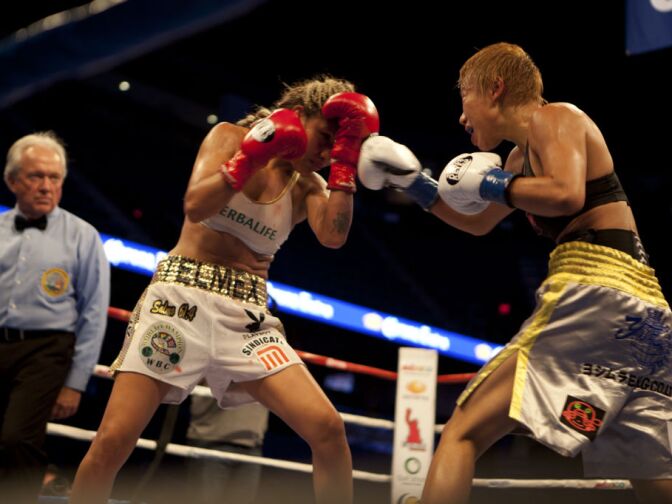 Round 10: "La Barbie" vrs. Shindo Go - WBC female flyweight titles boxing match known as “Punos de Esperanza” (Fists of HOPE)