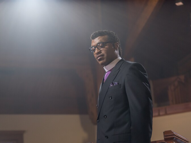 Chiwetel Ejiofor plays Carlton Pearson in "Come Sunday." 