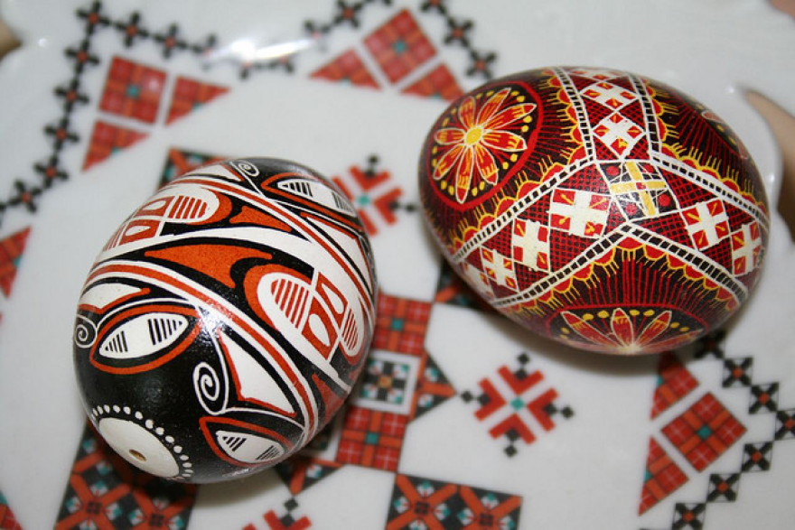 egg-decorating.png