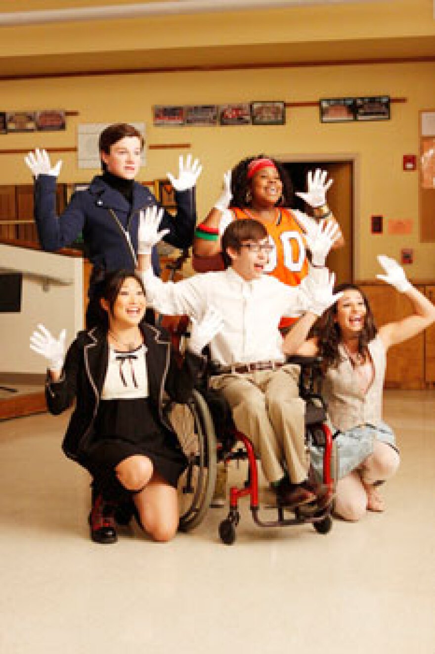 Glee-thumb-233x350.jpg