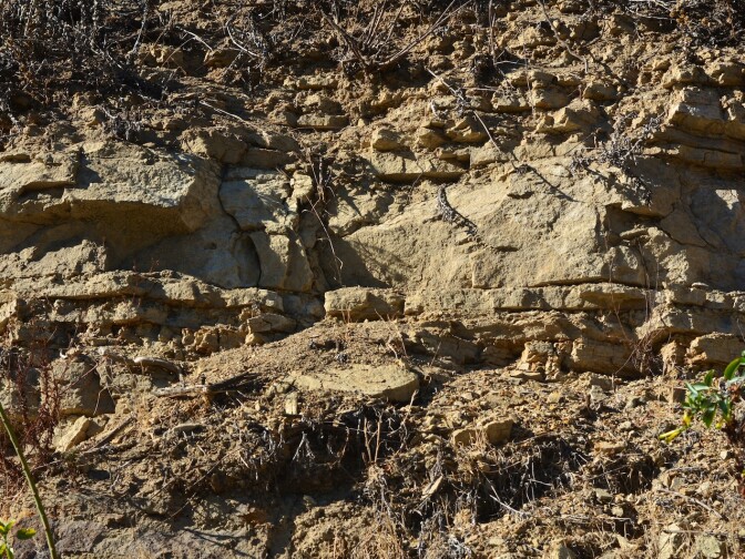 Modelo formation is a sedimentary rock forming many layers, but this also makes it very weak and prone to slides.