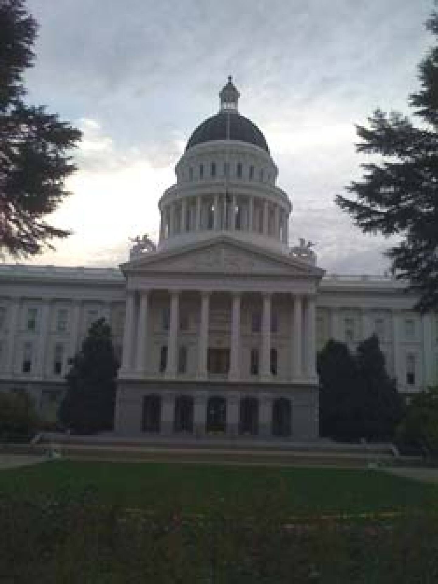 Dawn_Sac_Capitol.jpg