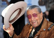 Actor Herb Jeffries arrives at the TCM Classic film Festival opening night and World premiere of the newly restored "An american in Paris" on April 28, 2011 in Hollywood, California.