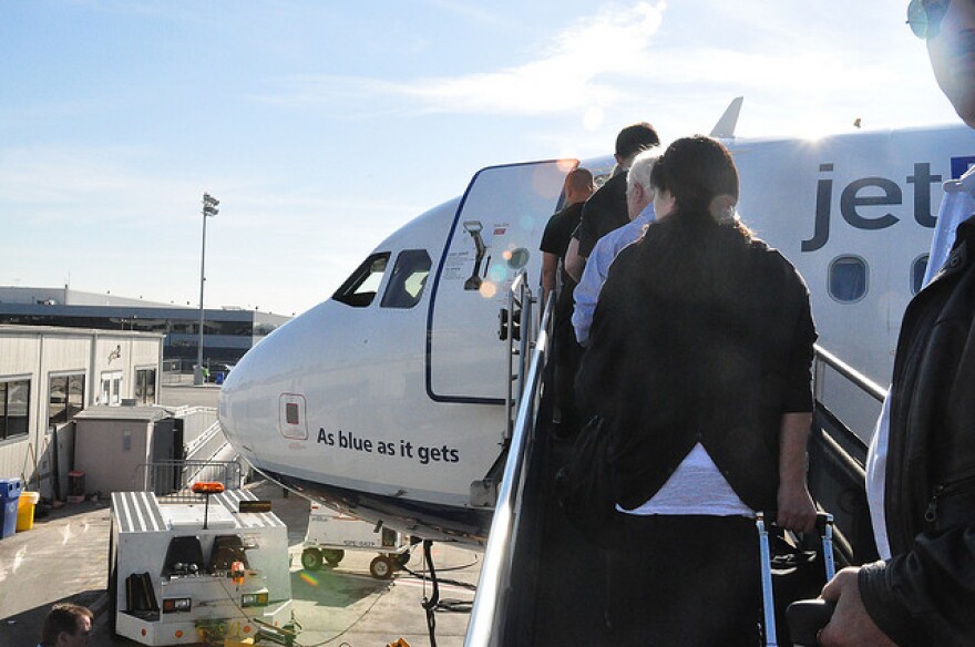 jetblue-longbeach.jpg