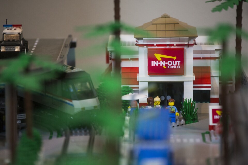 While putting together this Lego version of Los Angeles, Jorge Parra Jr. always wanted to include an In-N-Out Burger. Fittingly, his In-N-Out Burger restaurant is next to his latest addition, the Los Angeles International Airport, just like the one on Sepulveda Boulevard.