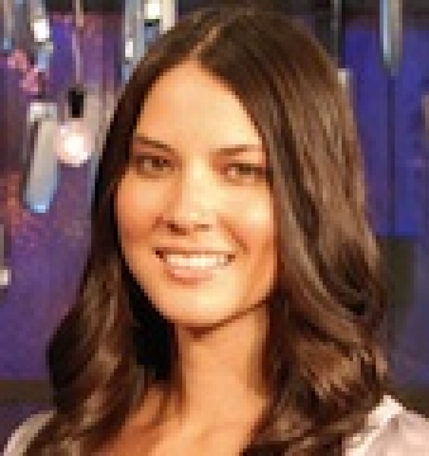 olivia-munn-protest-ringling-bros.jpg
