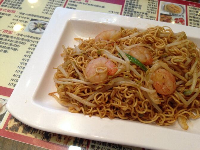 Eating Chinese food on Christmas Day is a longstanding tradition for those who do not celebrate the holiday. Yang Chow, Wang Xing Ji and Plum Tree Inn are among a few great spots to dine in Los Angeles on Dec. 25. 