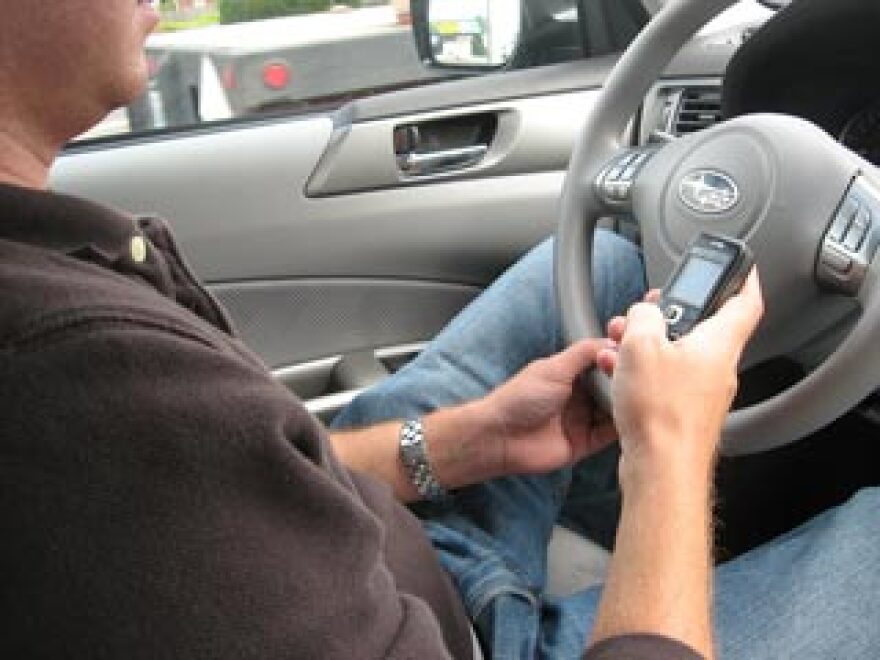 texting-driving.jpg