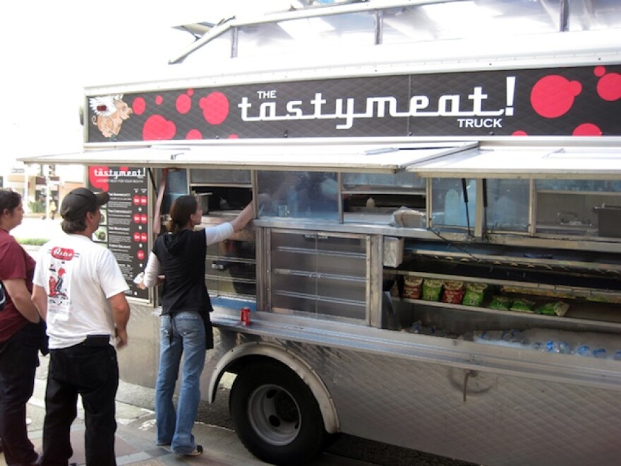 wilshire-food-truck-war.jpg