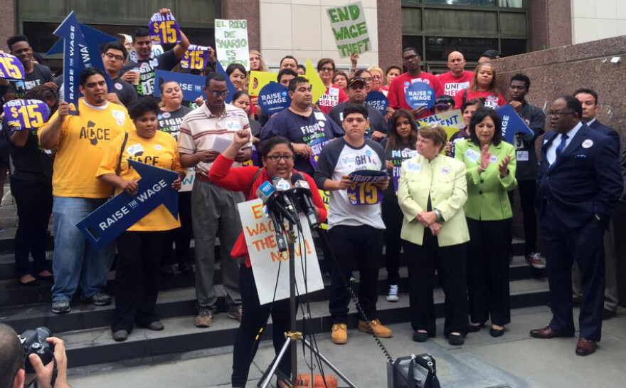 Los Angeles County leaders vote to raise minimum wage in unincorporated ...