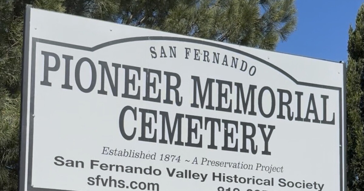 The Sylmar cemetery honoring its unmarked dead with a screening of Ed Wood's 'Plan 9'
