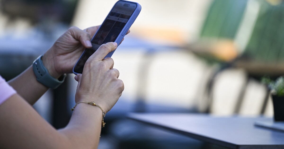 Here Are The Details Of LAUSD s New Cellphone Policy LAist here-are-the-details-of-lausd-s-new-cellphone-policy-laist