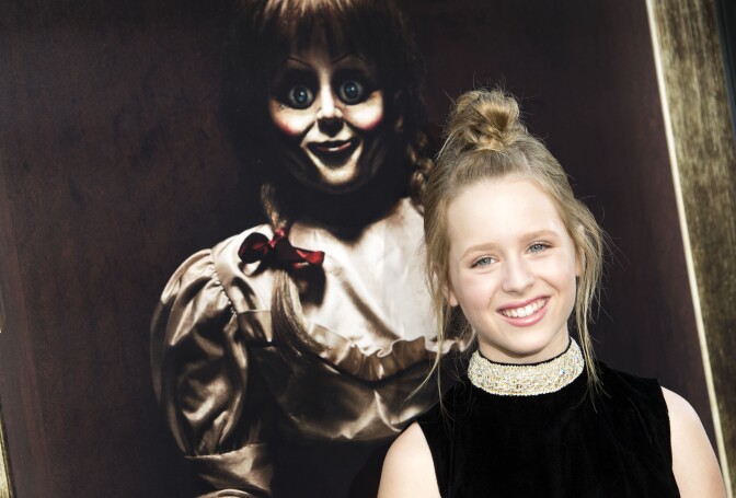 Actress Lulu Wilson attends the premiere of 'Annabelle: Creation' on August 7, 2017, in Hollywood, California. / AFP PHOTO / VALERIE MACON        (Photo credit should read VALERIE MACON/AFP/Getty Images)