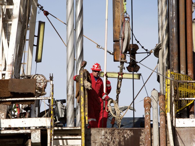 SoCal Gas crews working to stop the flow of gas from the leaking well in Porter Ranch.