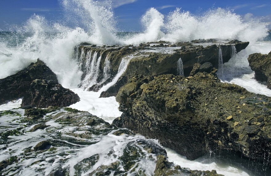 crashing_waves.jpg