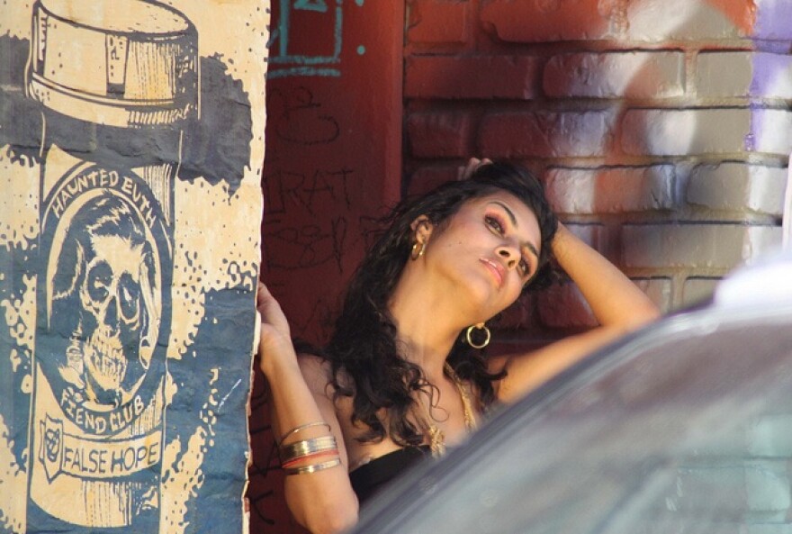 woman_graffiti.jpg