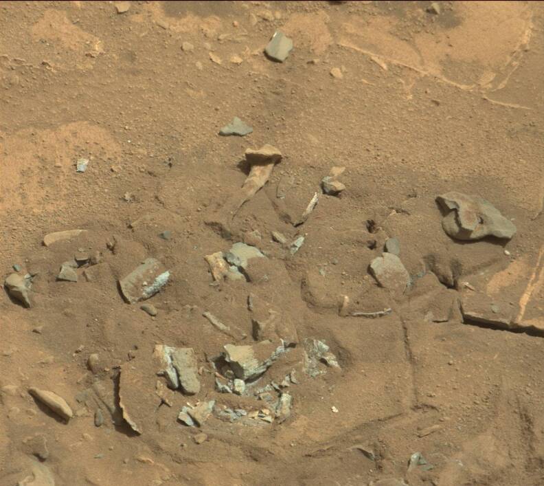 This picture was taken by the rover Curiosity during its 719th day on Mars (August 14, 2014). For more photos, visit http://www.midnightplanets.com/web/MSL/image/00719/0719MR0030550060402769E01_DXXX.html 